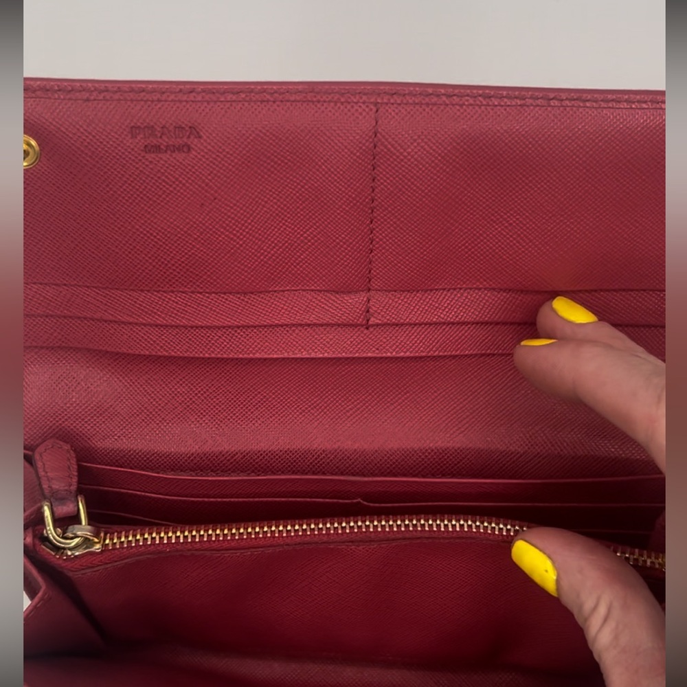 🌷 Prada Large Saffiano Leather Wallet Pink (Authentic) - Picture 16 of 17